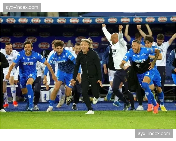 通讯：从绝杀到被绝杀，恩波利球员赛后瘫倒草坪